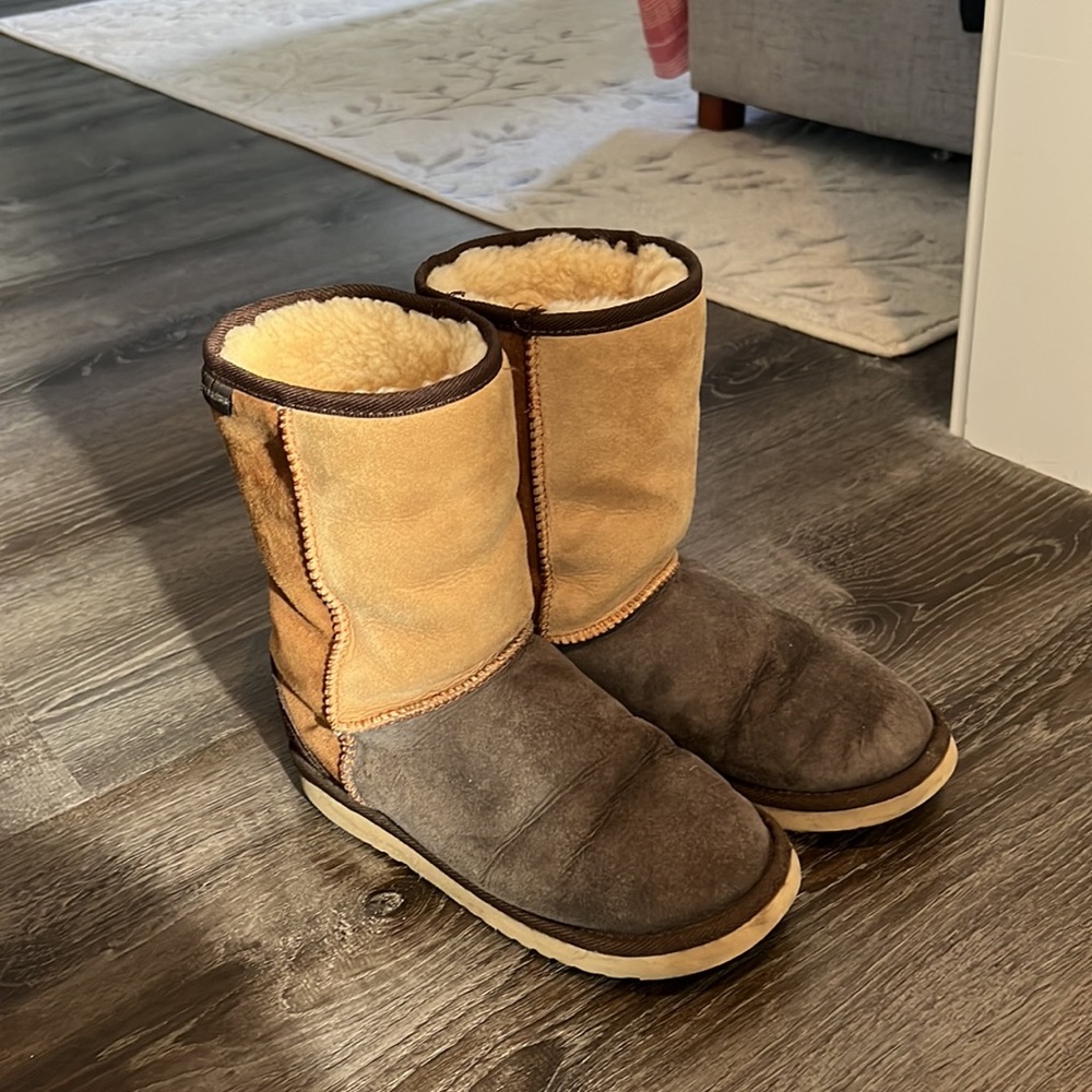 UGG womans boots size 7